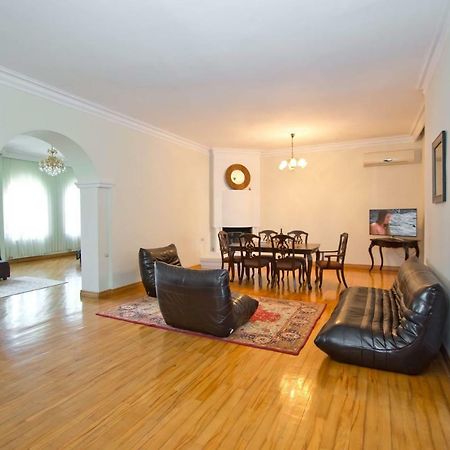 Apartment On Gorgiladze 25 Батуми Экстерьер фото